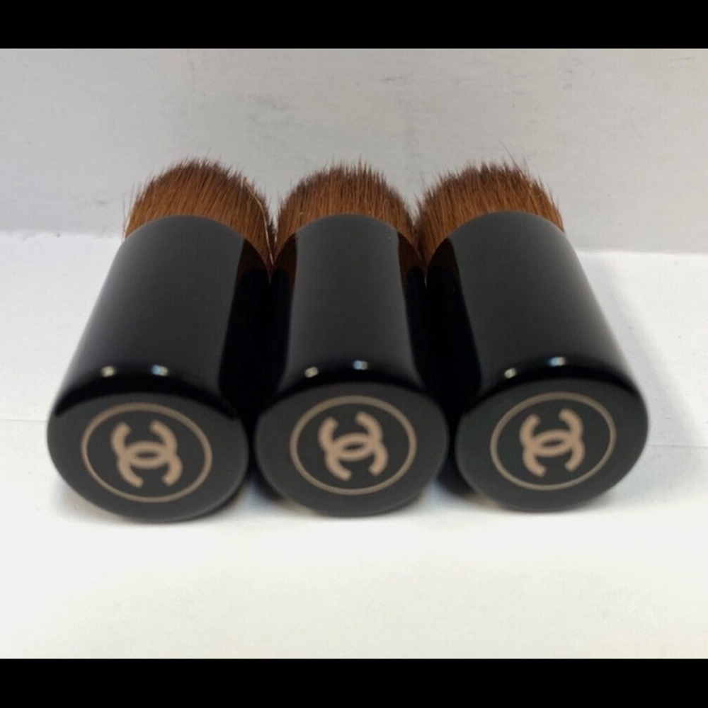 Chanel 3 mini foundation brush